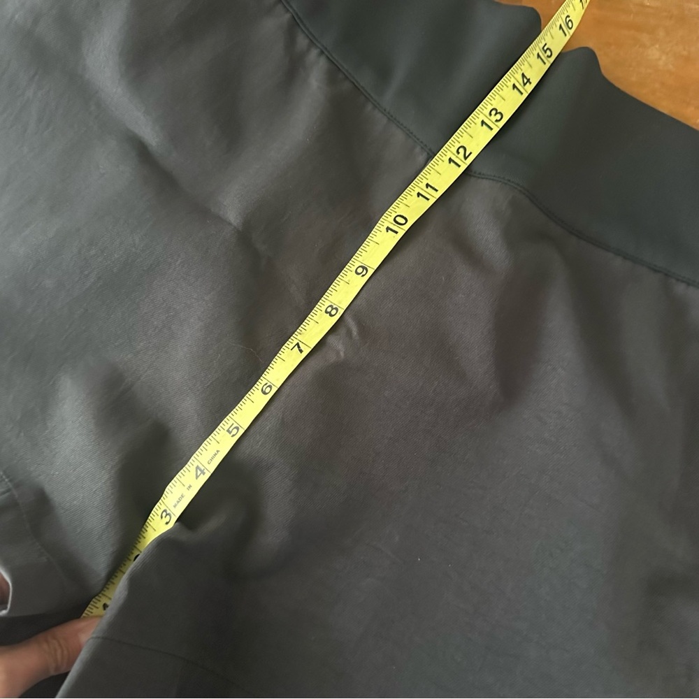 Nike Women's Black Dark Gray Athletic Shorts High Rise size zip‎ ladies XL NWT - Picture 4 of 10